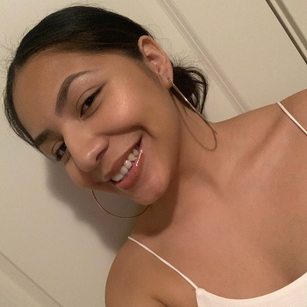 Meet your Posher, Yamel